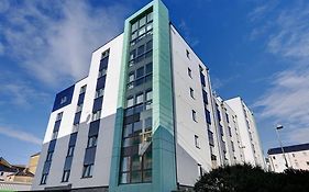 Zeni Ensuites, Central Plymouth
